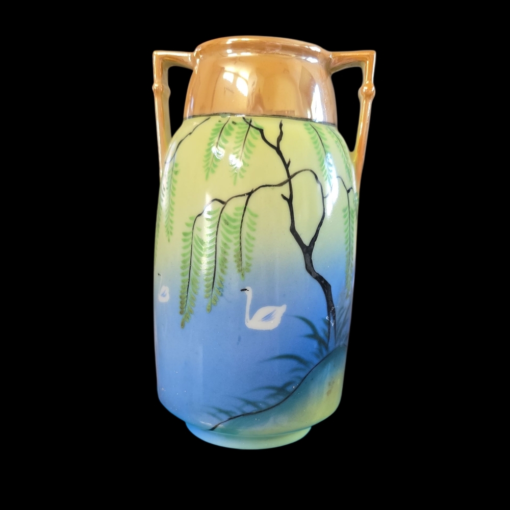 Elegant Handled Vase with Crane Design